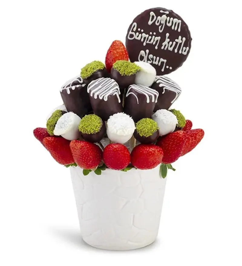 Doğum Günü Mesajlı Çilek Kek Buketi Aranjmanı - Diyarbakır Çiçek Gönder